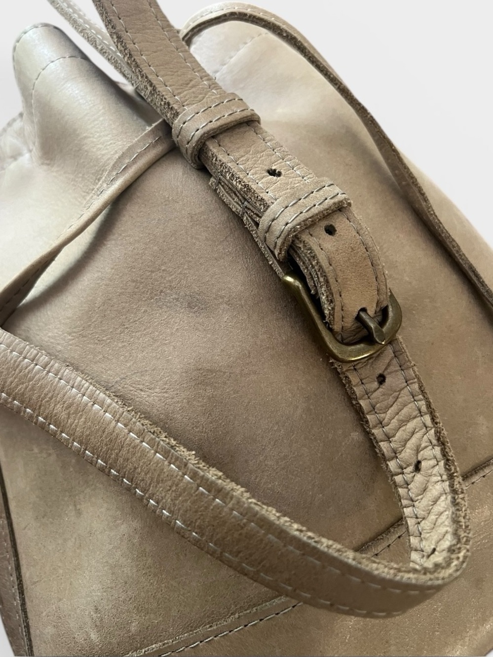 ABLE FashionABLE Gray Taupe Leather Bucket Bag Crossbody Purse Ethiopia - Picture 7 of 13
